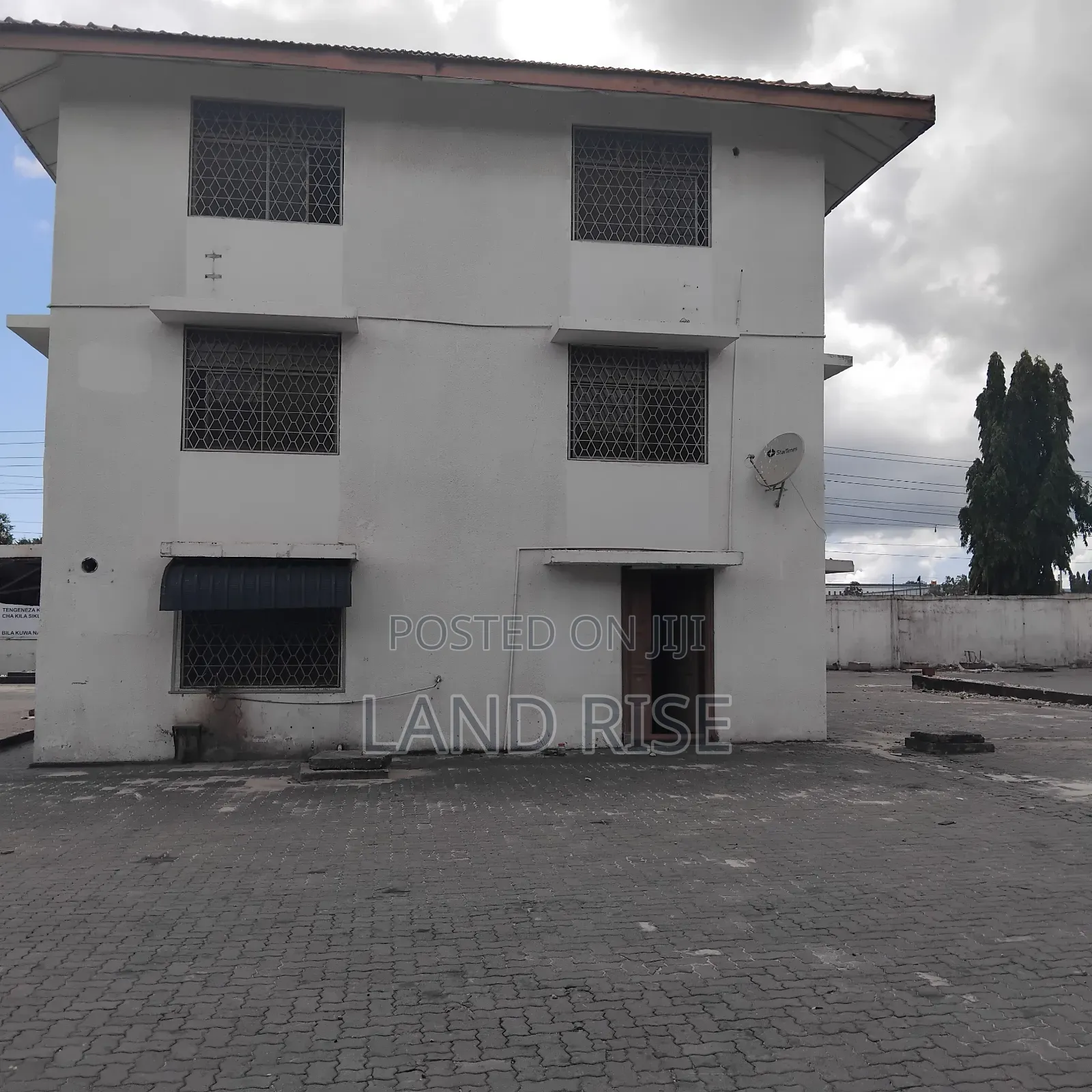 Warehouse in Tazara 2000 SQM in Vingunguti