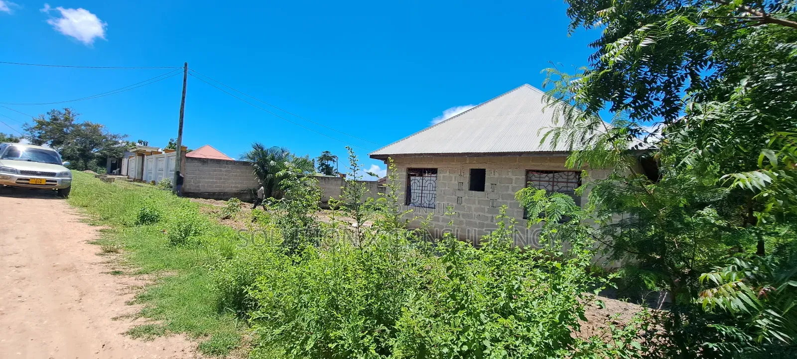 Kiwanja Kinauzwa Tegeta Madale in Kunduchi