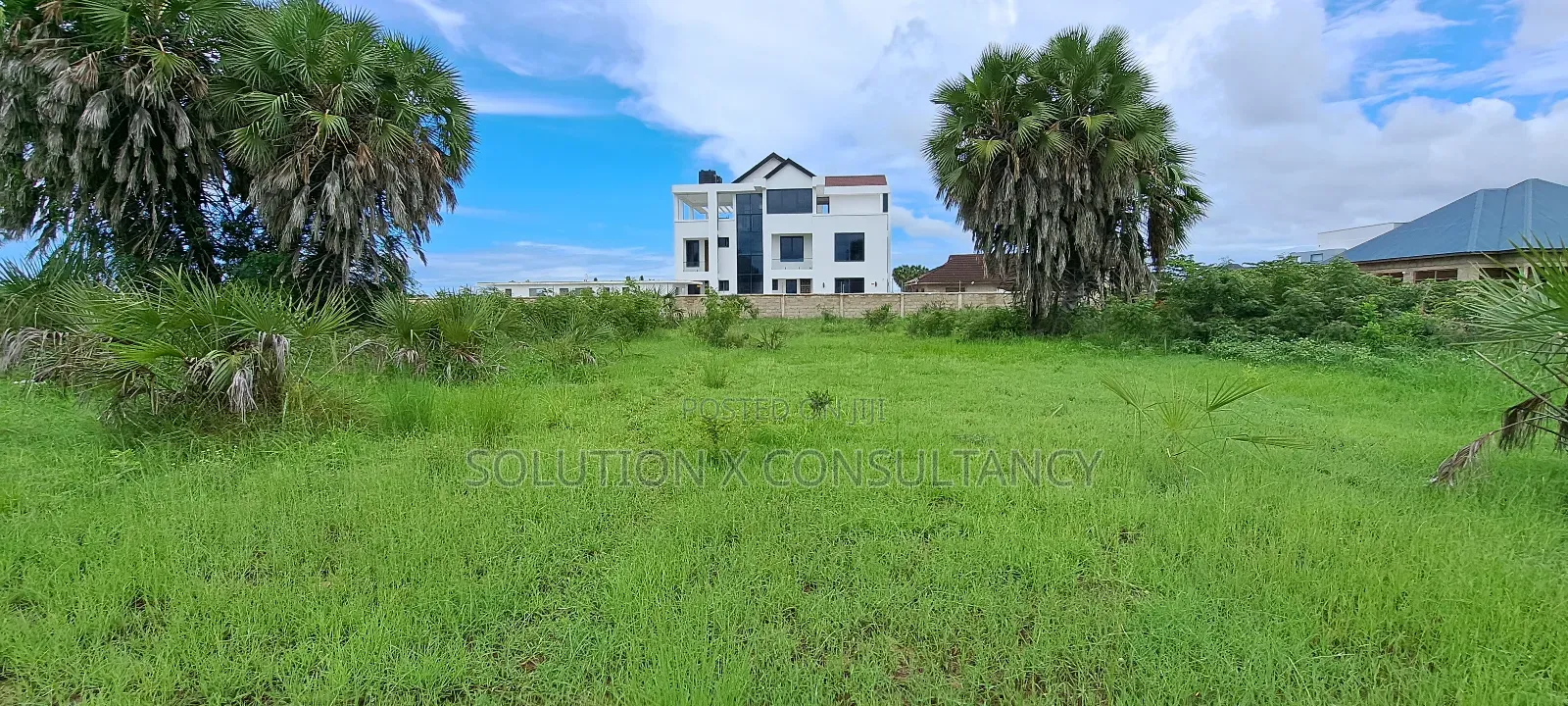 Kiwanja Kinauzwa Mbweni Mpiji in Mbweni