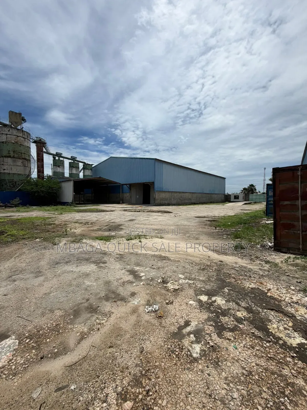 2 Godowns the Same Compound Area SQM 4300 for Sale at Mbagala Zakiem in Mbagala