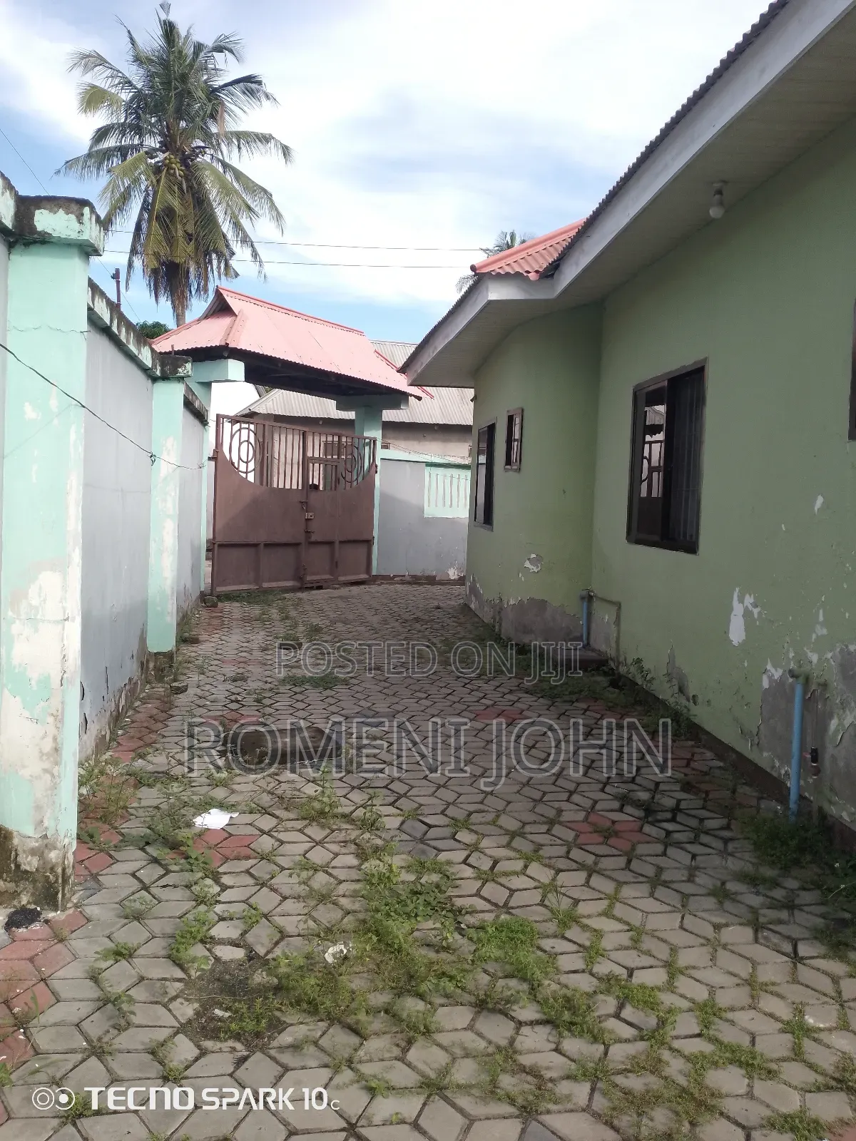 6bdrm House in Tanzania Daresalaam for sale in Ukonga