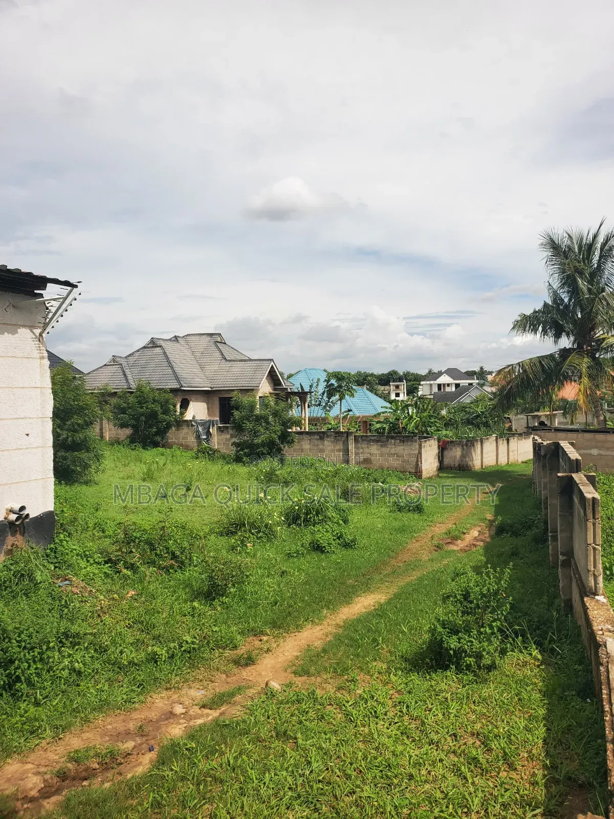 Plot Area SQM 1019 for Sale Located at Madale Atras in Goba