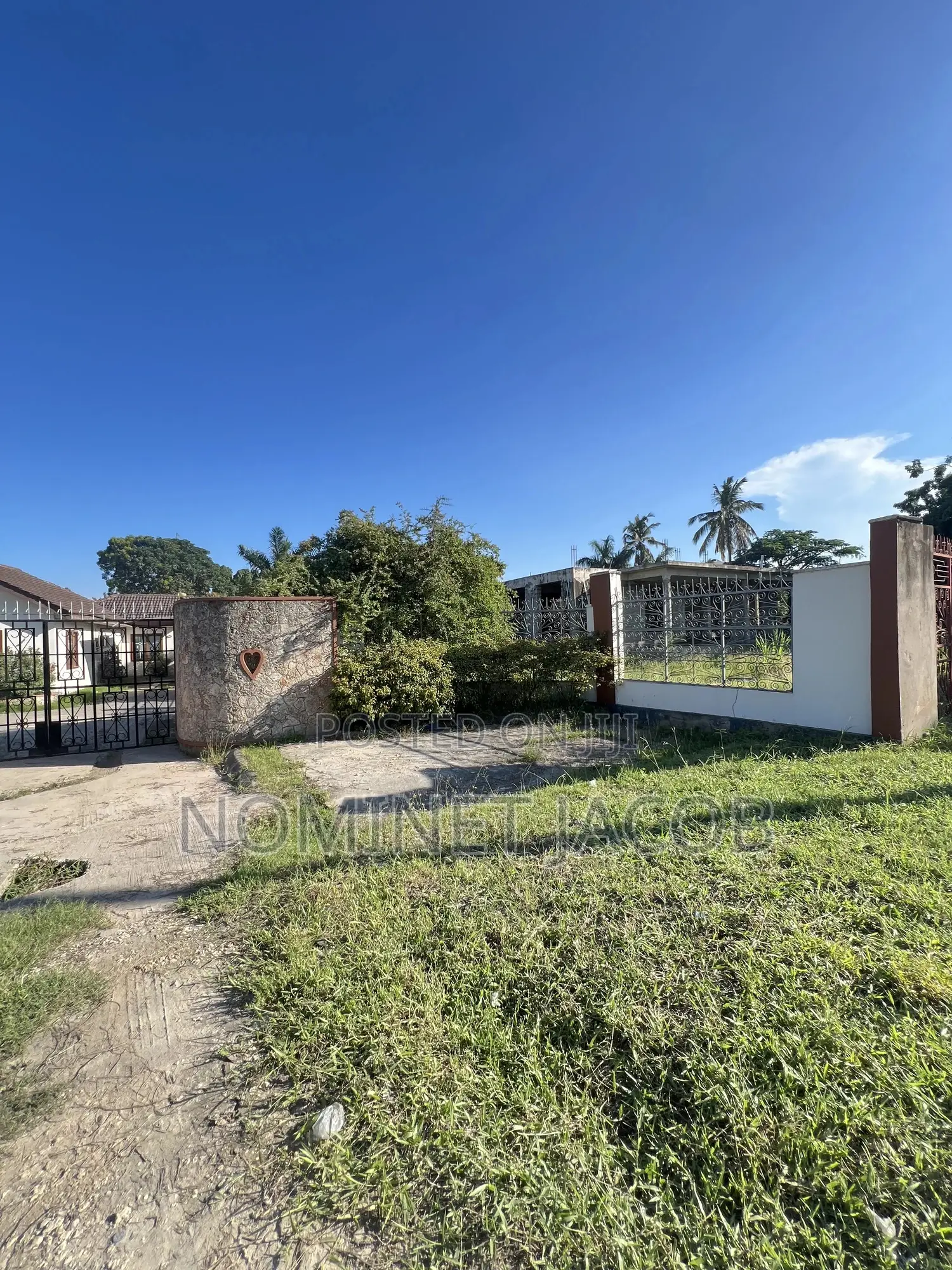 Plot for Sale CQMT 2000 Bei Dollar 800,000 in Mbezi Beach