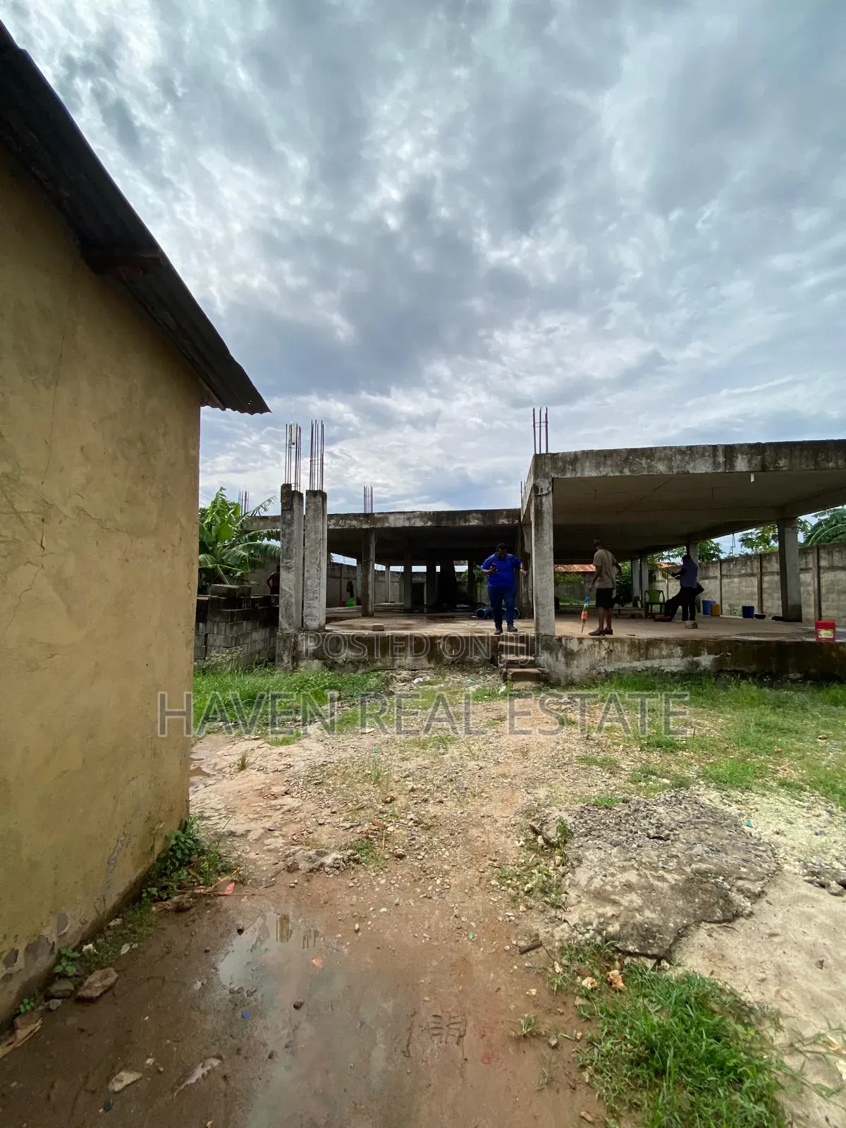 Commercial Plot Yenye Kibali Cha Ghorofa 7 Inauzwa Karakata- Airport* in Kipawa