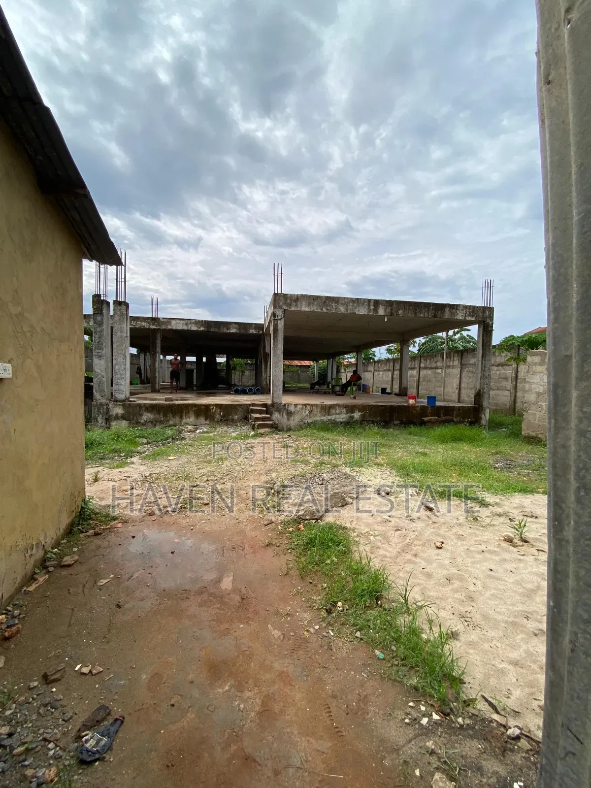Commercial Plot Yenye Kibali Cha Ghorofa 7 Inauzwa Karakata- Airport* in Kipawa