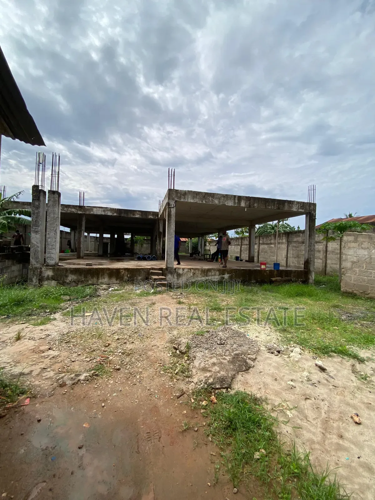 Commercial Plot Yenye Kibali Cha Ghorofa 7 Inauzwa Karakata- Airport* in Kipawa