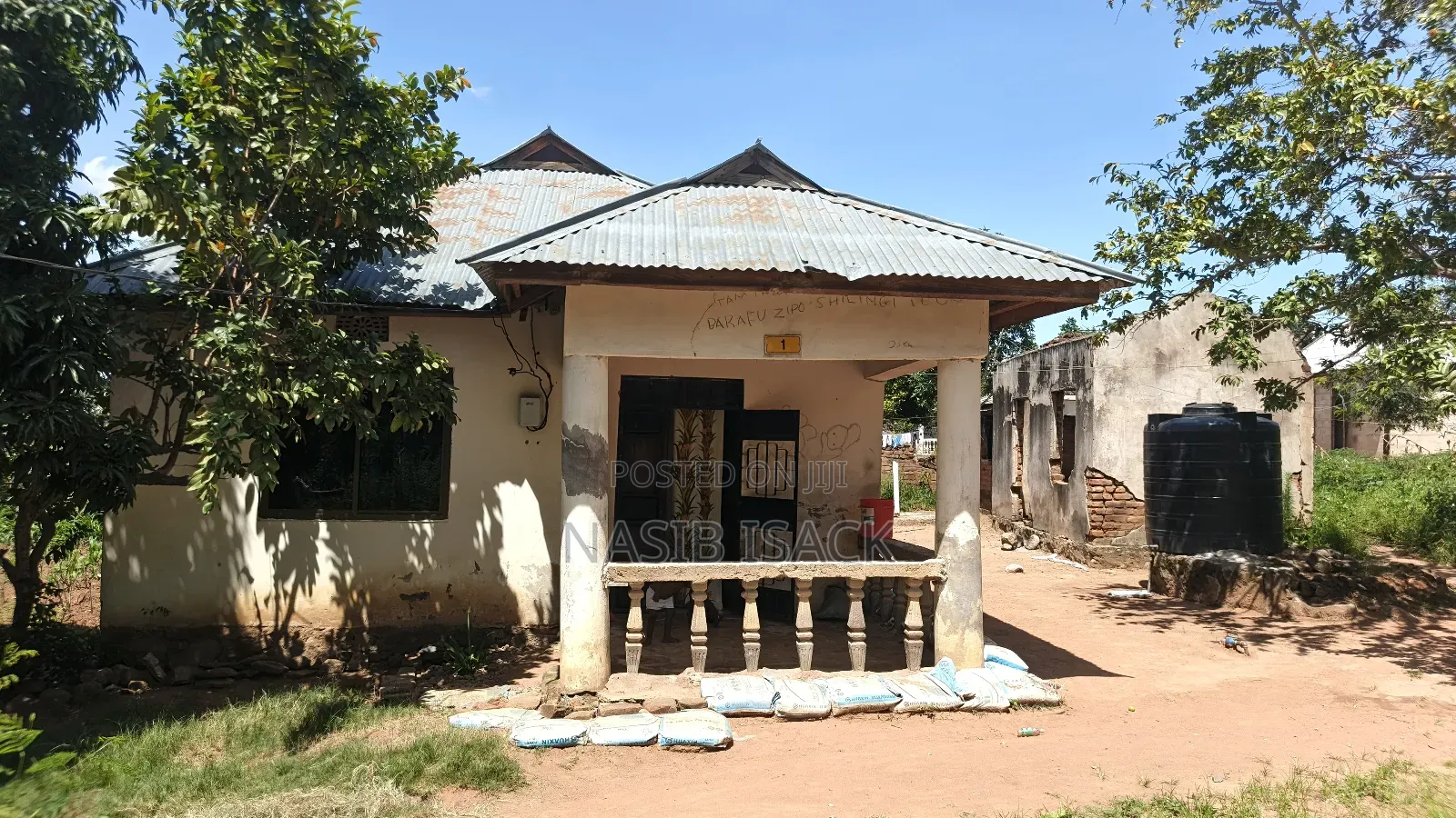 Furnished 3bdrm House in Mkolani for sale in Mkolani