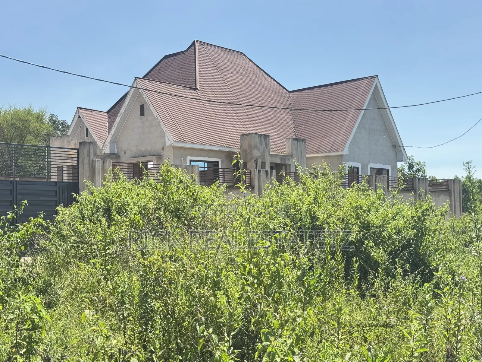 Kiwanja Kinauzwa Buhongwa in Buhongwa