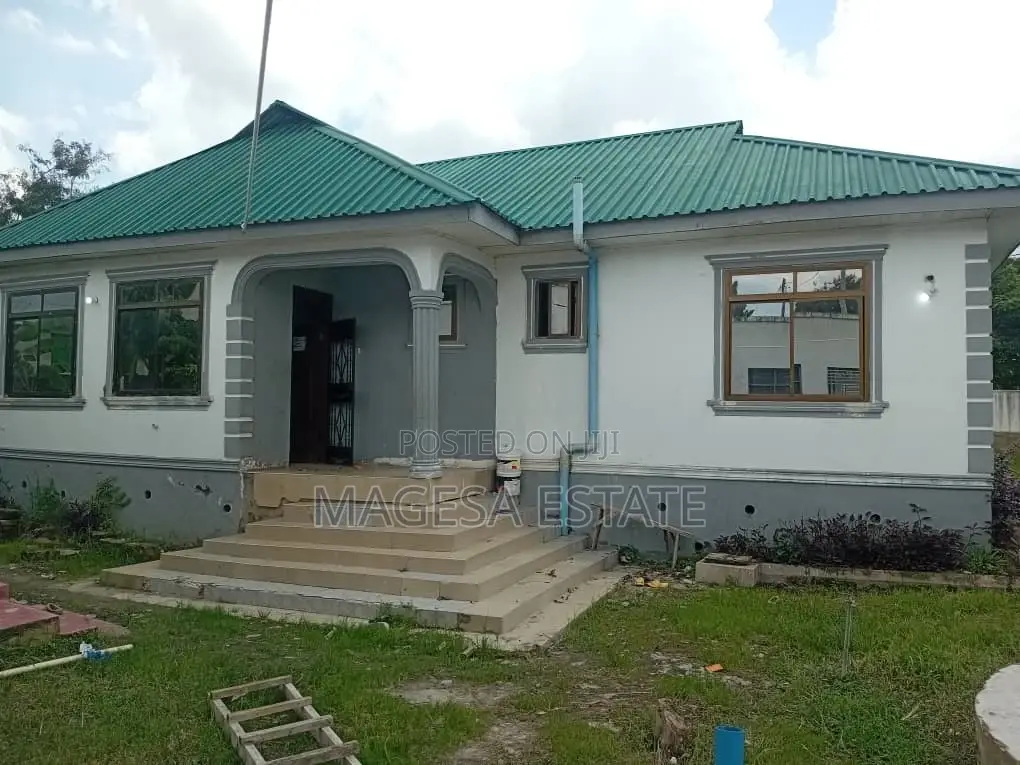 5bdrm House in Magesa Estate, Kinondoni for sale in Kinondoni