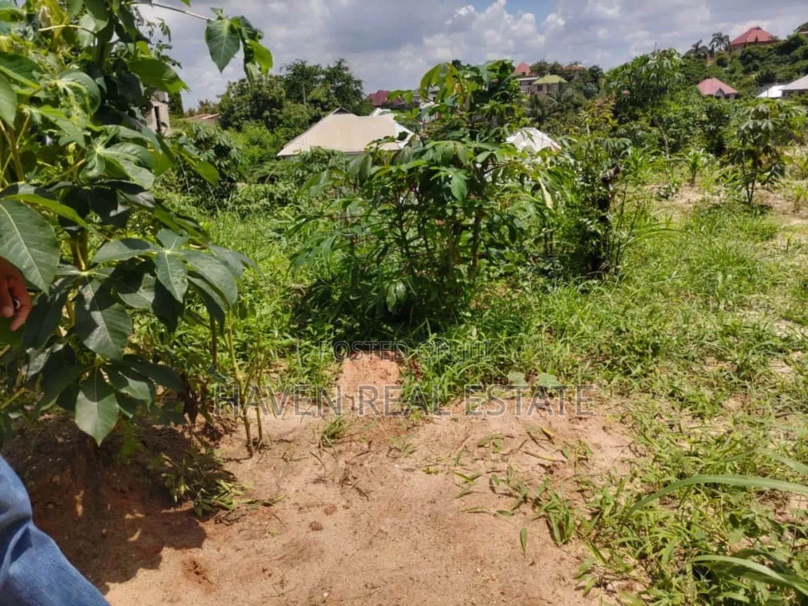 Kiwanja Kinauzwa Kimara Suka Golani in Kimara