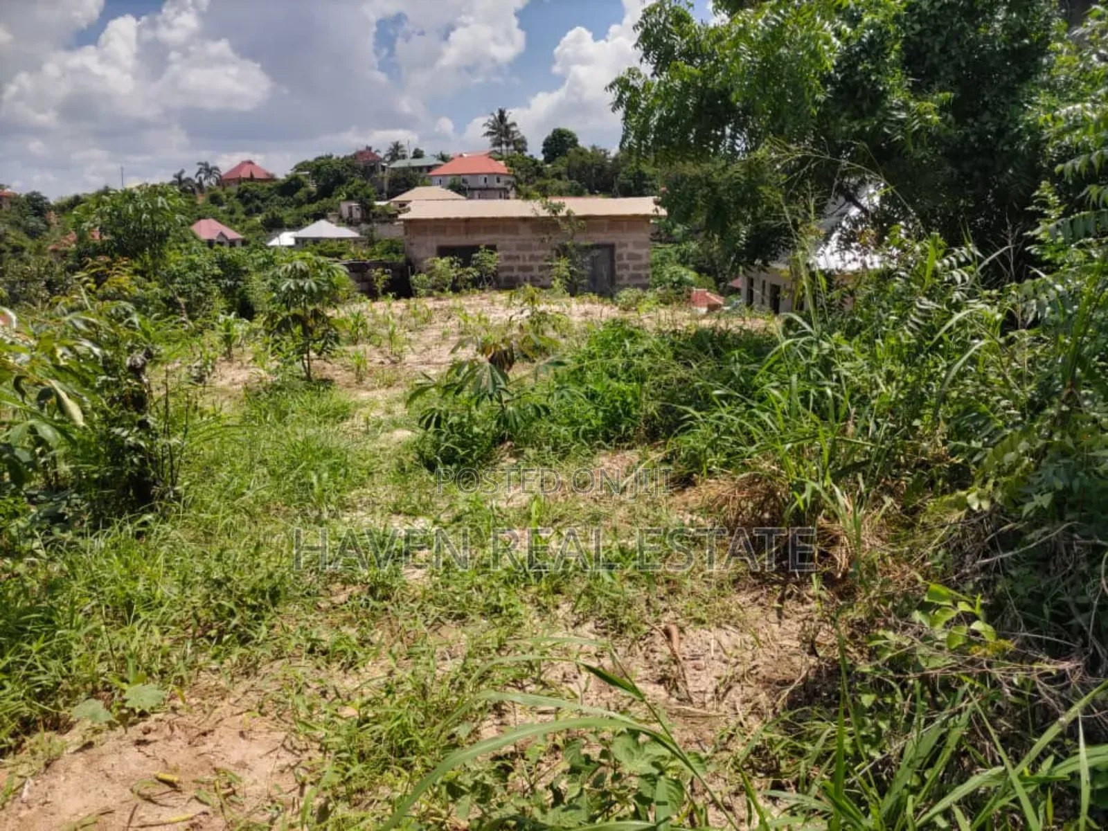 Kiwanja Kinauzwa Kimara Suka Golani in Kimara