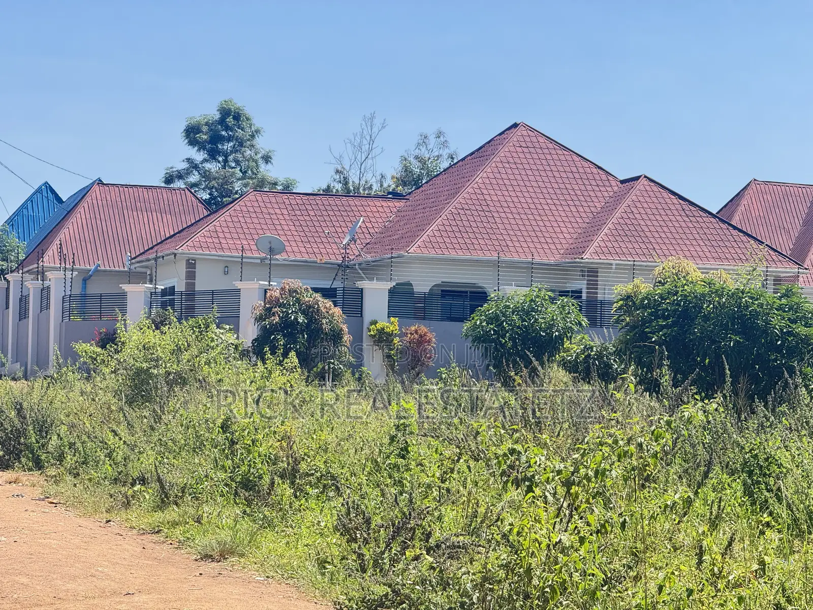 Kiwanja Kinauzwa Buhongwa in Buhongwa