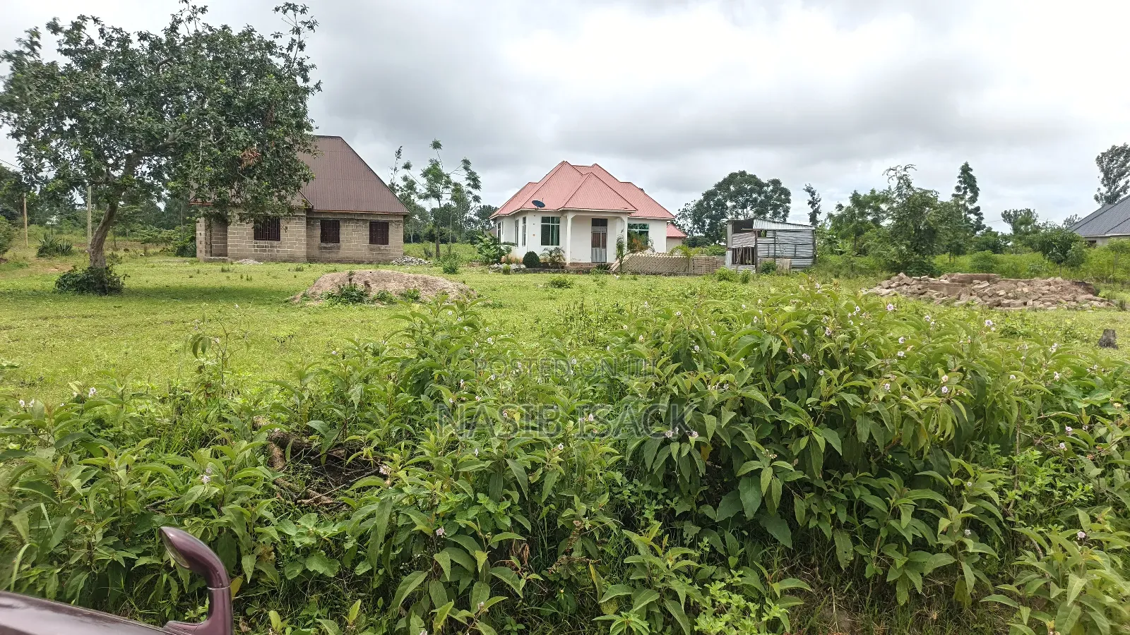 Kiwanja Kinauzwa Busweru in Buswelu