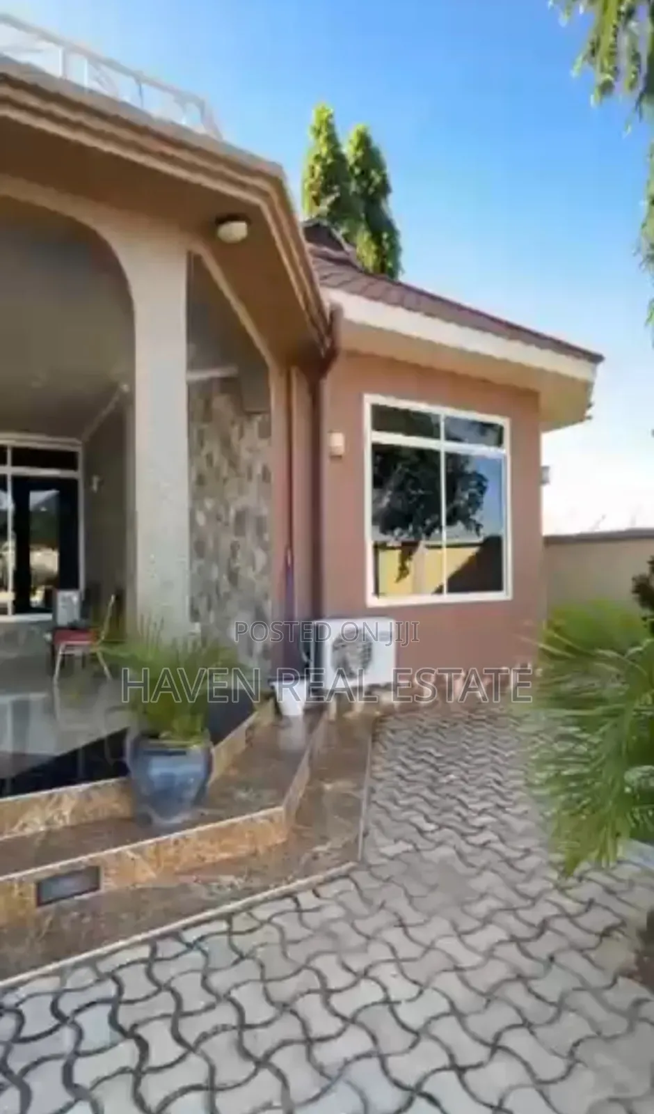 Lodge Inauzwa Dodoma Mjini in Bahi