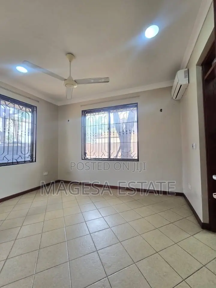 6bdrm House in Oyster Bay for rent in Oyster Bay