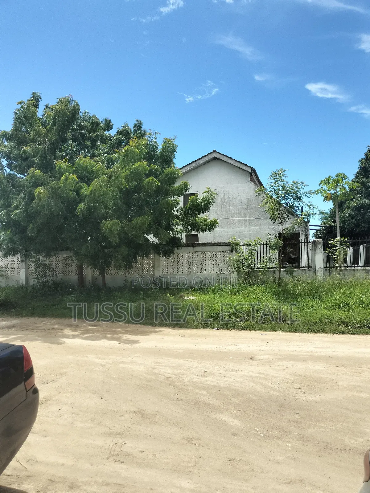 5bdrm House in Mbezibeach Makonde for sale in Mbezi Beach