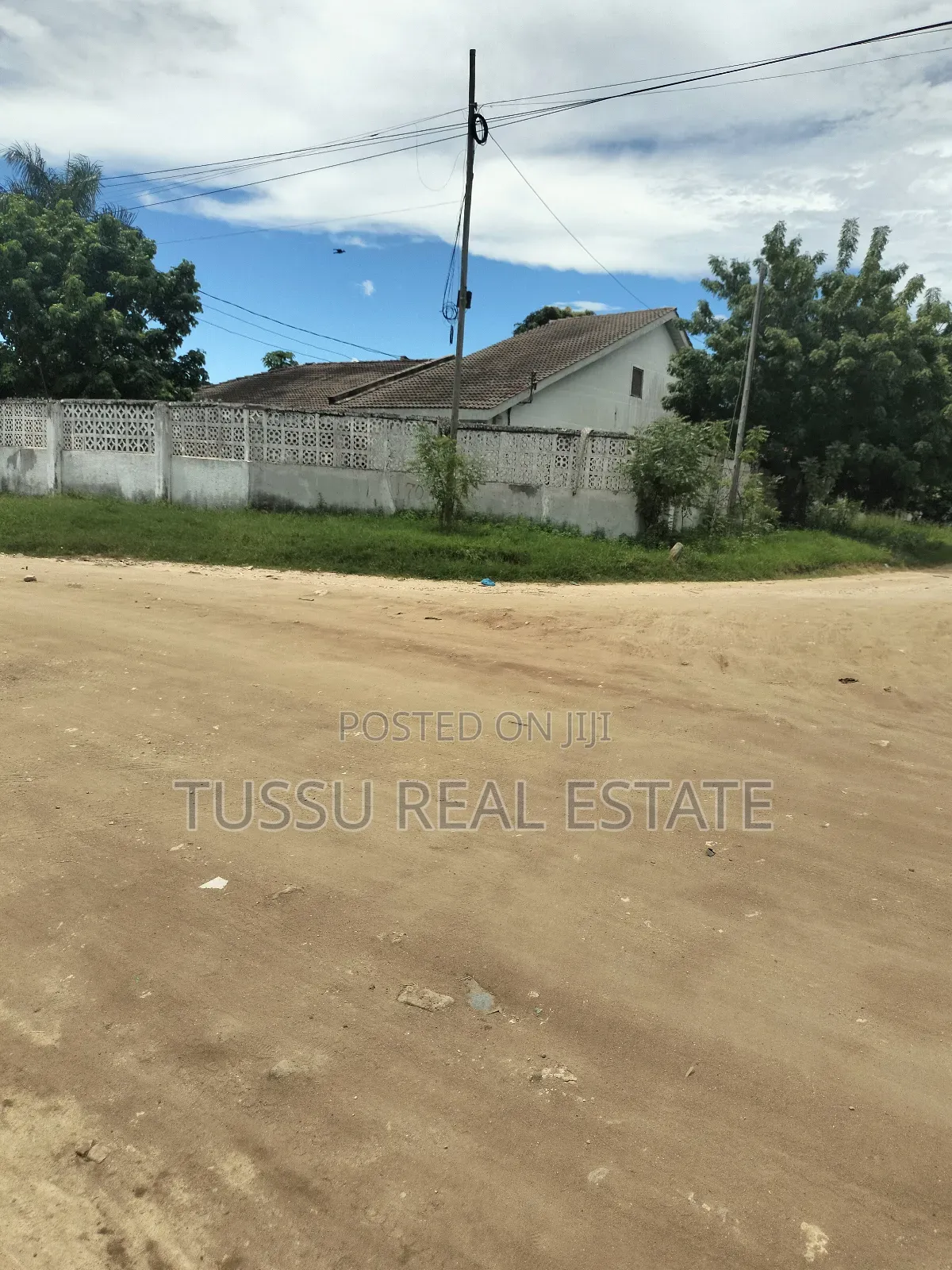 5bdrm House in Mbezibeach Makonde for sale in Mbezi Beach