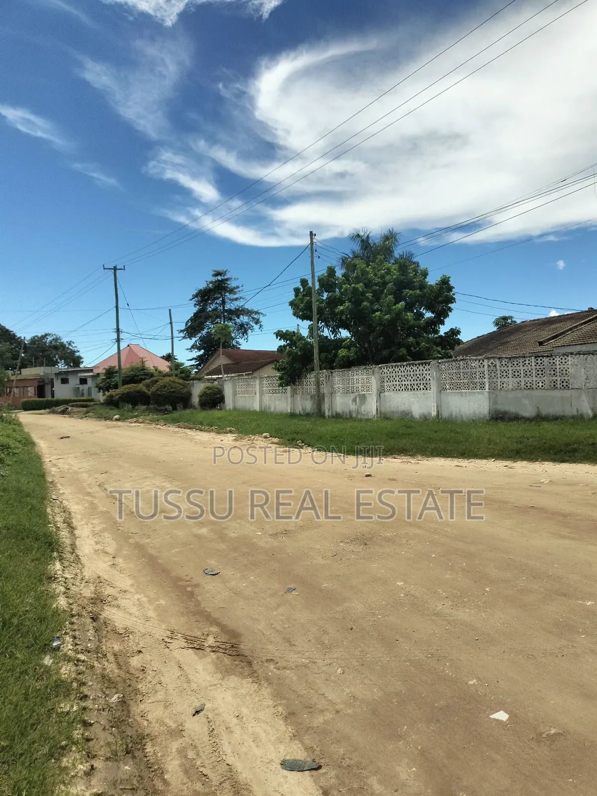 5bdrm House in Mbezibeach Makonde for sale in Mbezi Beach