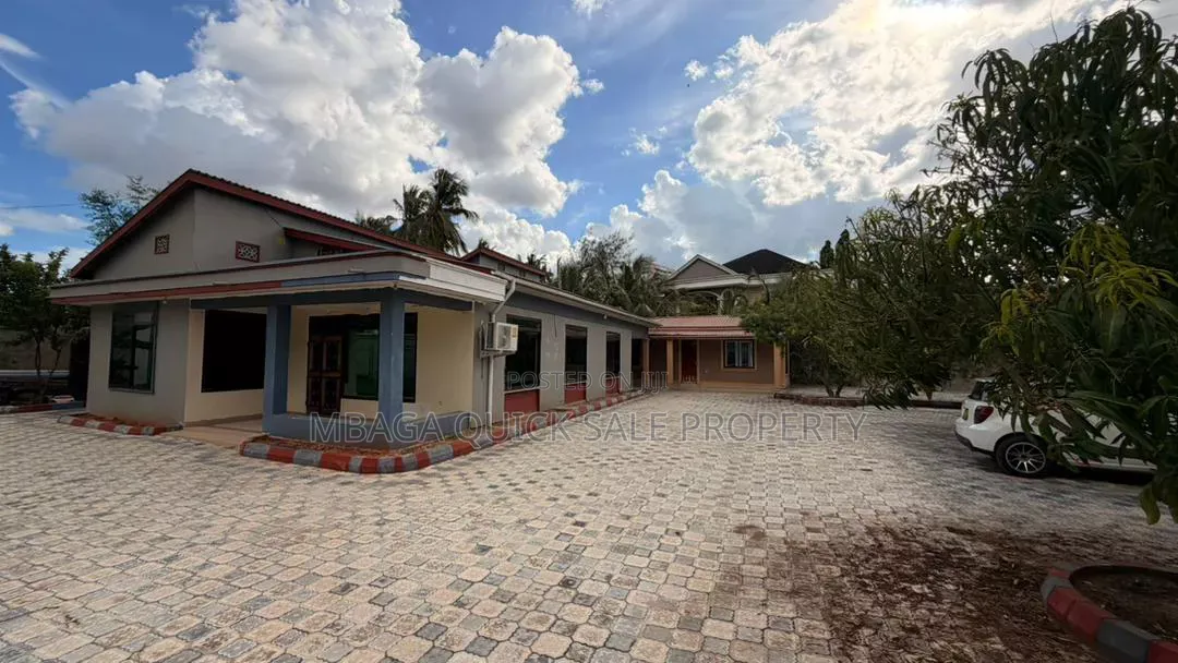 7bdrm House in Mikocheni for rent in Mikocheni