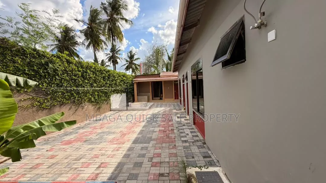 7bdrm House in Mikocheni for rent in Mikocheni