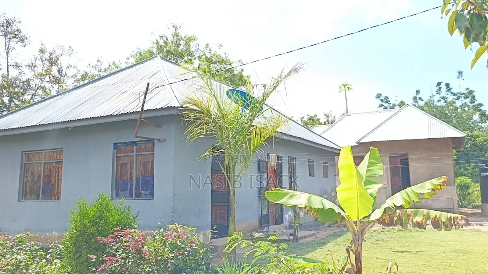 Furnished 5bdrm House in Mkolani for sale in Mkolani