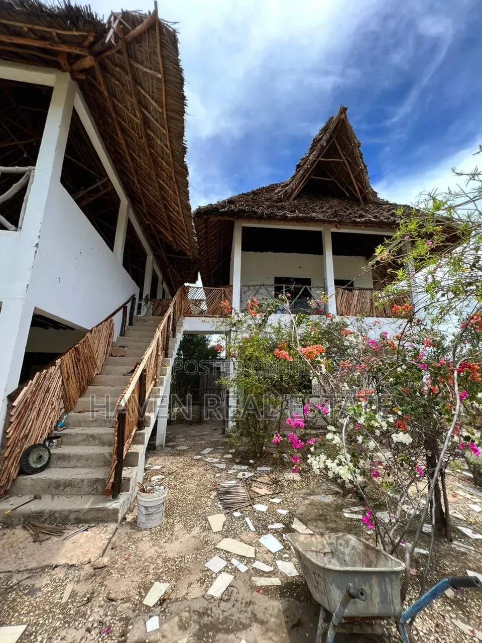 Furnished 6bdrm House in Kati for sale in Kati