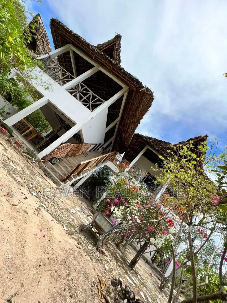 Furnished 6bdrm House in Kati for sale in Kati