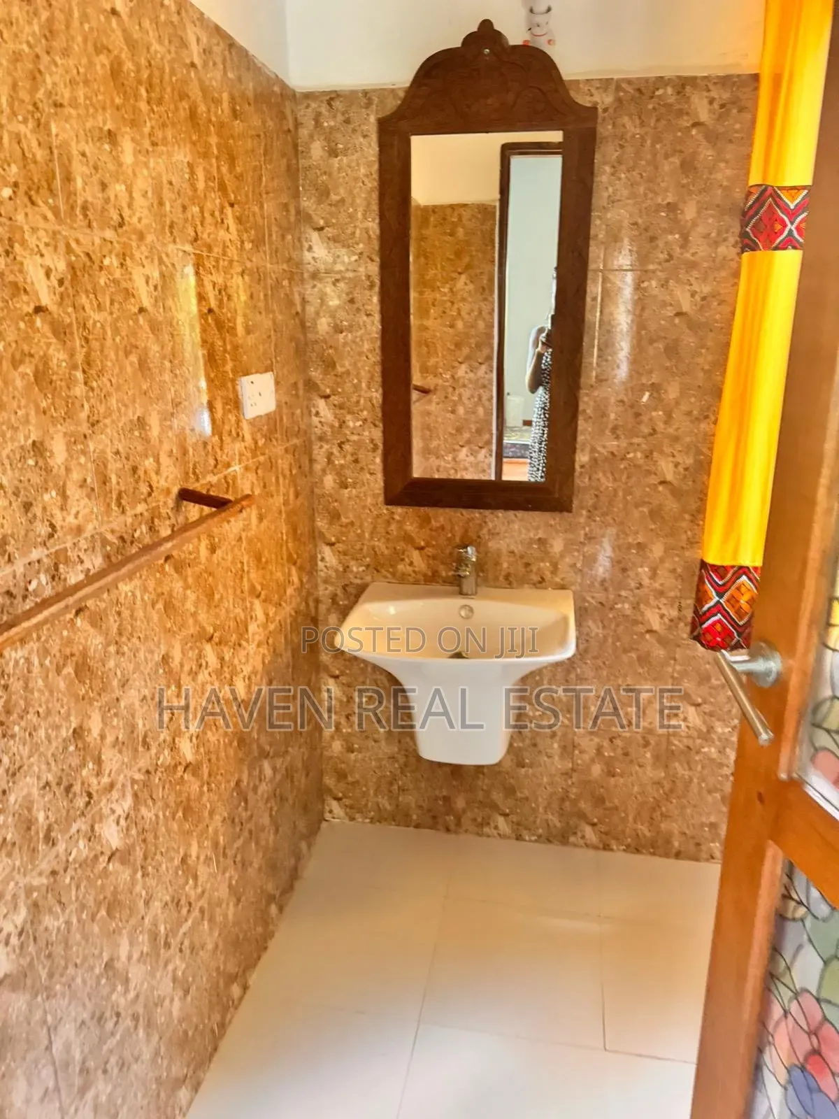 Furnished 6bdrm House in Kati for sale in Kati