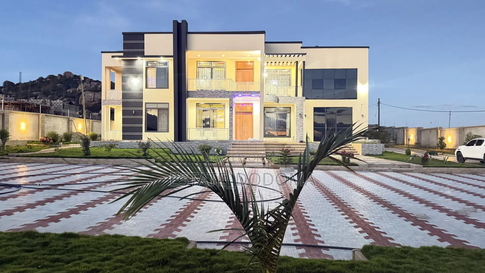 6bdrm Mansion in Itega Dodoma for sale in Dodoma Region