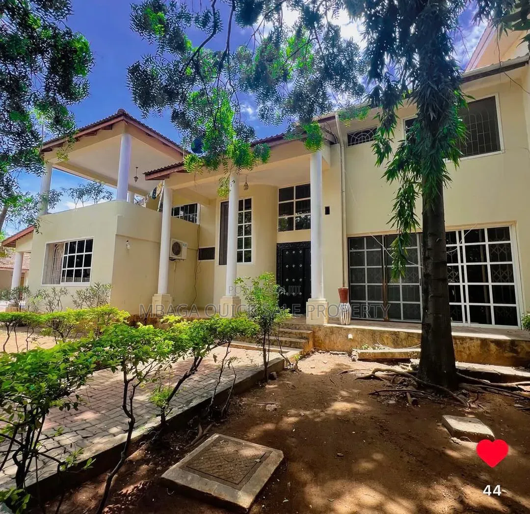 5bdrm House in Masaki for sale in Masaki