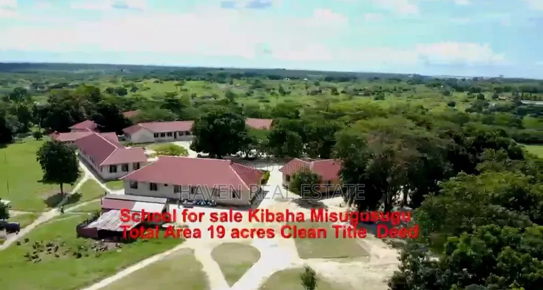 *Shule Ya Bweni Ya Sekondari Ya Wasichana Inauzwa Kibaha, Misugusugu* in Maili Mmoja