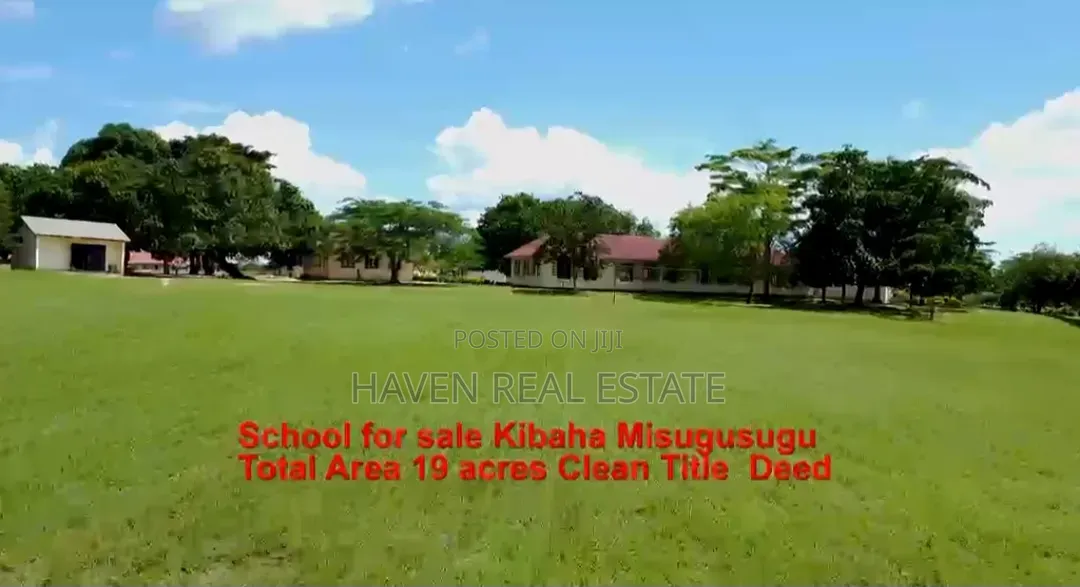 *Shule Ya Bweni Ya Sekondari Ya Wasichana Inauzwa Kibaha, Misugusugu* in Maili Mmoja