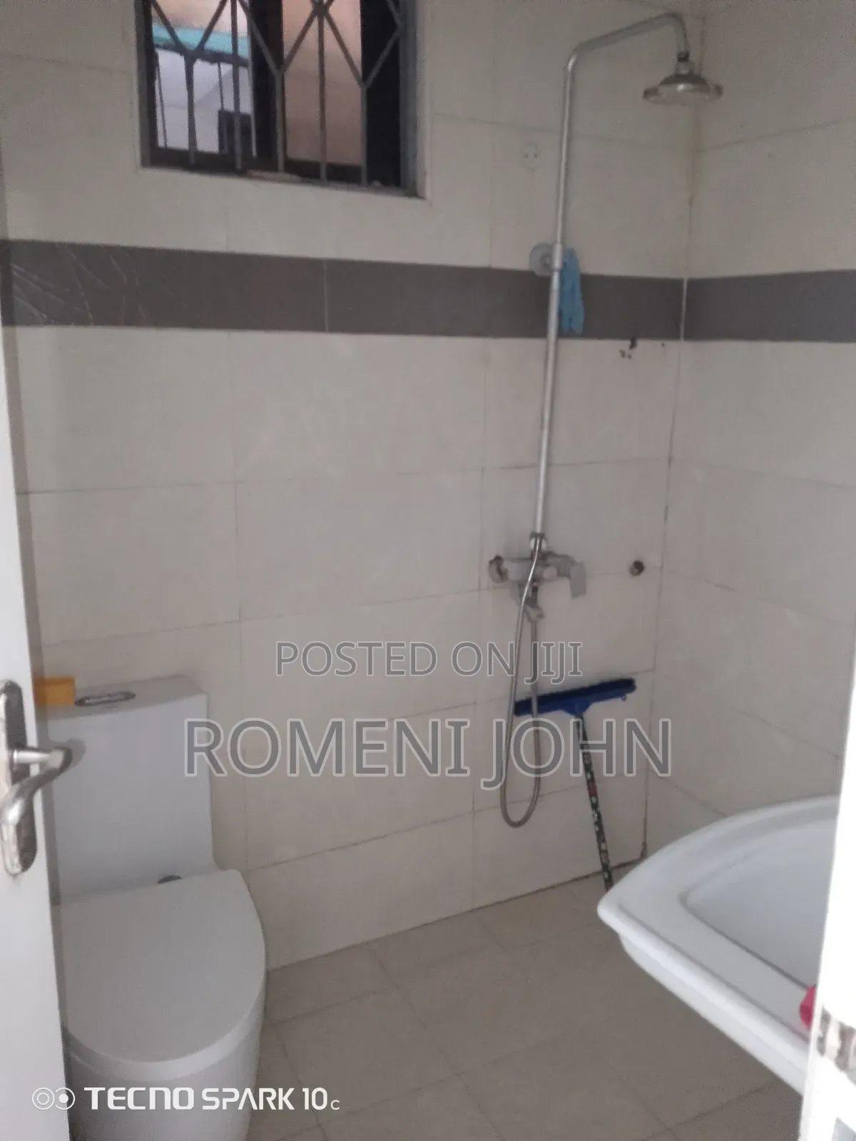 3bdrm Apartment in Tanzania Daresalaam, Ukonga for sale in Ukonga