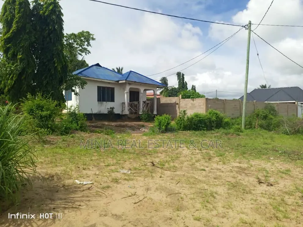 Kiwanja Kinauzwa Bei Nzuri Sana Mbezi Msumi in Mbezi