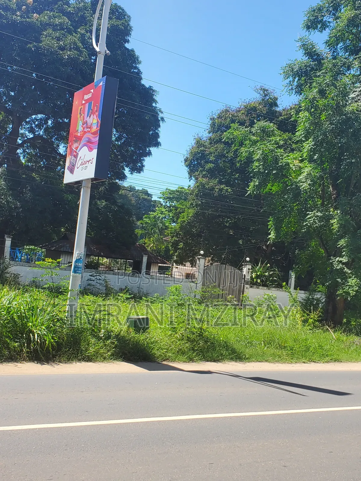 4000sqmt Show Room Ally Hasan Mwinyi Rod Rent in Kinondoni