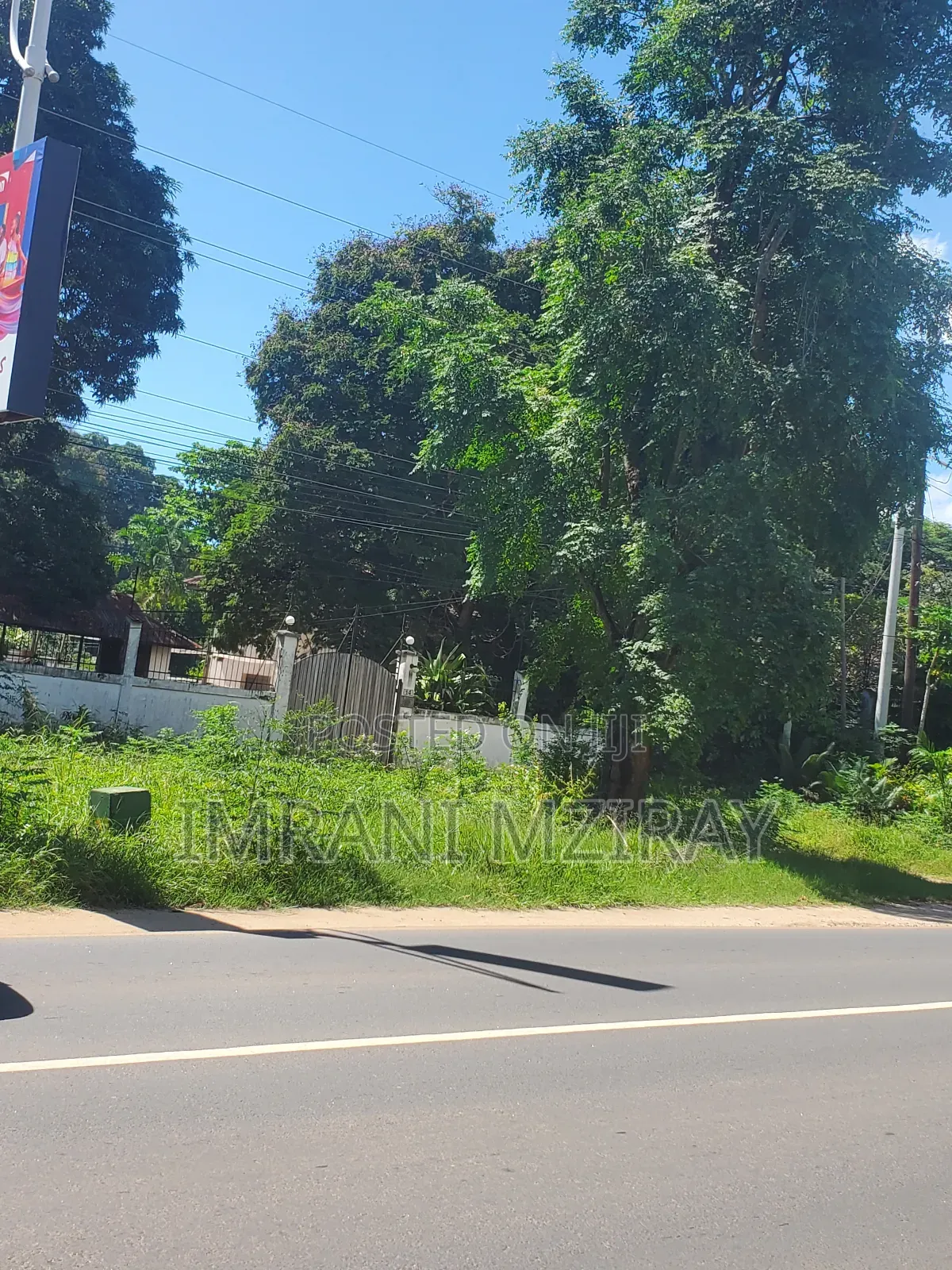 4000sqmt Show Room Ally Hasan Mwinyi Rod Rent in Kinondoni