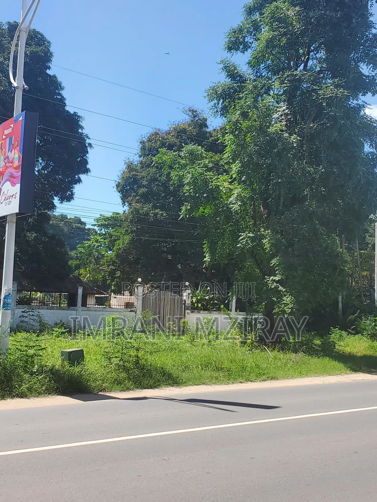 4000sqmt Show Room Ally Hasan Mwinyi Rod Rent in Kinondoni