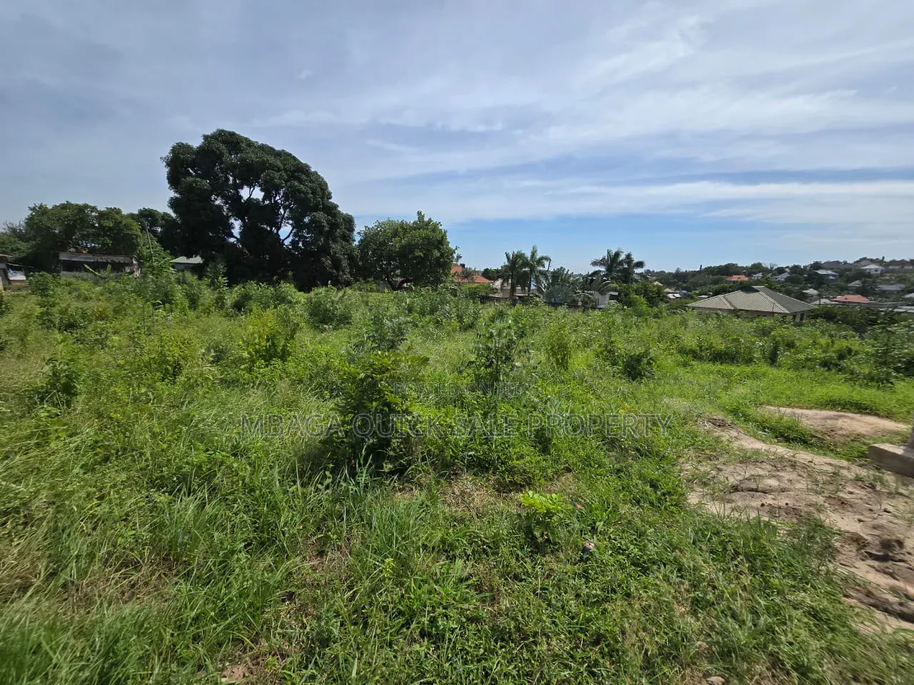 Plot Area SQM 1300 for Sale at Goba in Goba