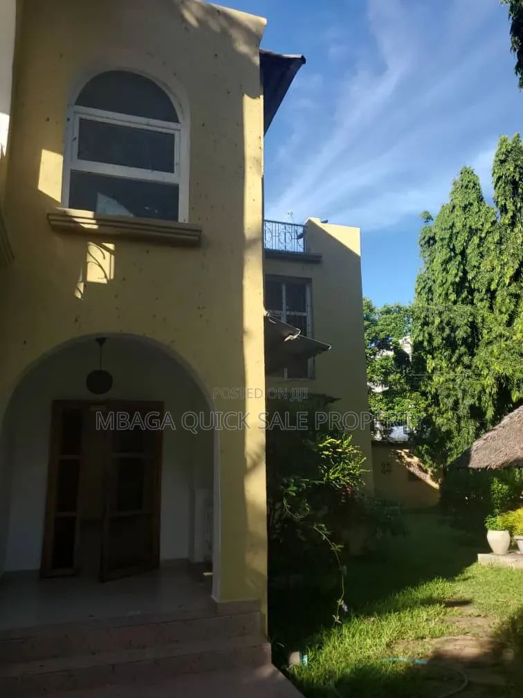 Furnished 5bdrm Bedsitter in Masaki for rent in Masaki