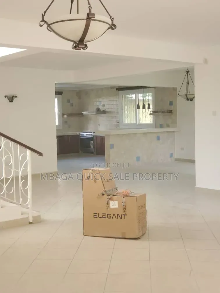 Furnished 5bdrm Bedsitter in Masaki for rent in Masaki