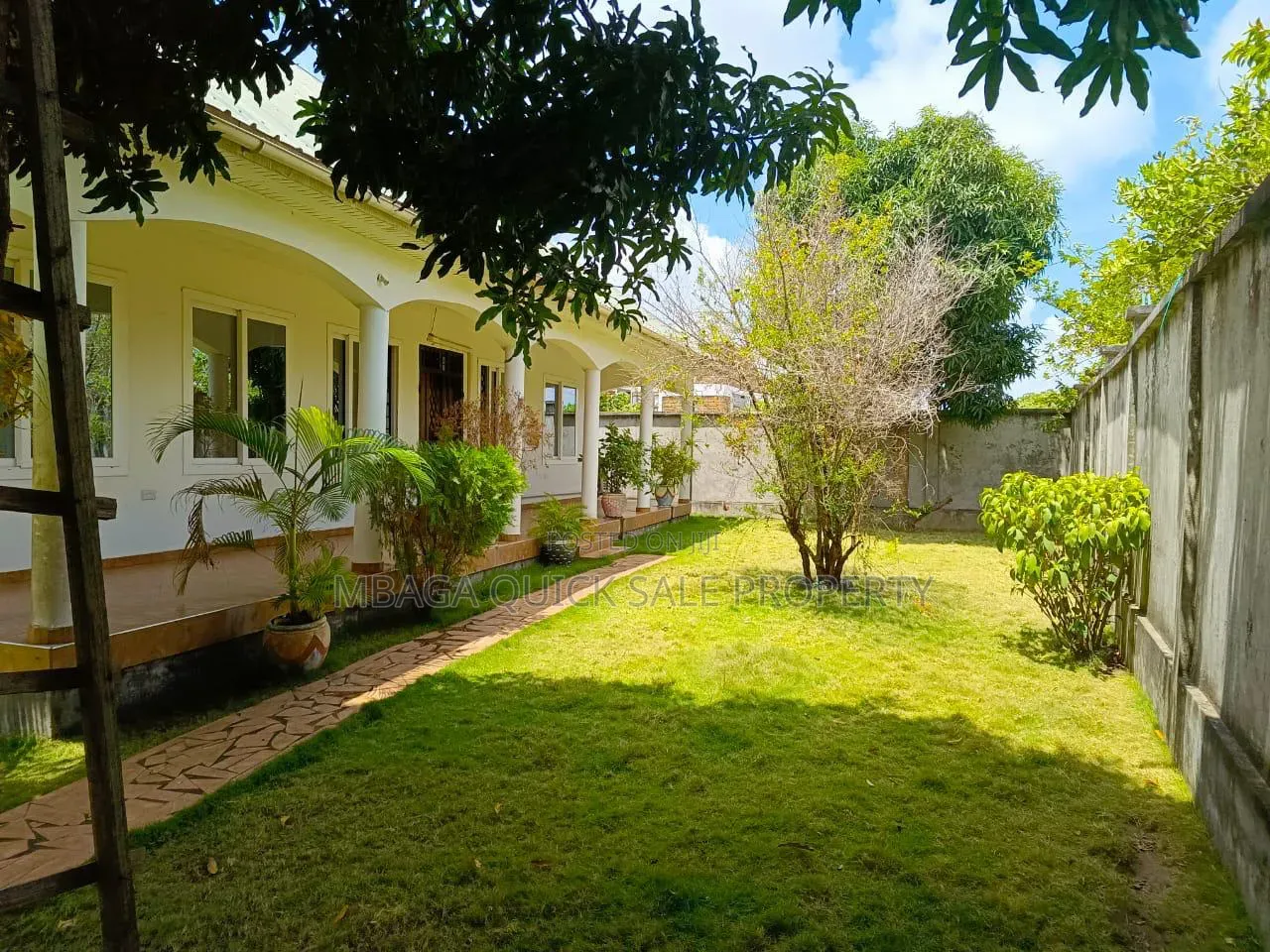 Furnished 3bdrm House in Kigamboni, Masaki for rent in Masaki