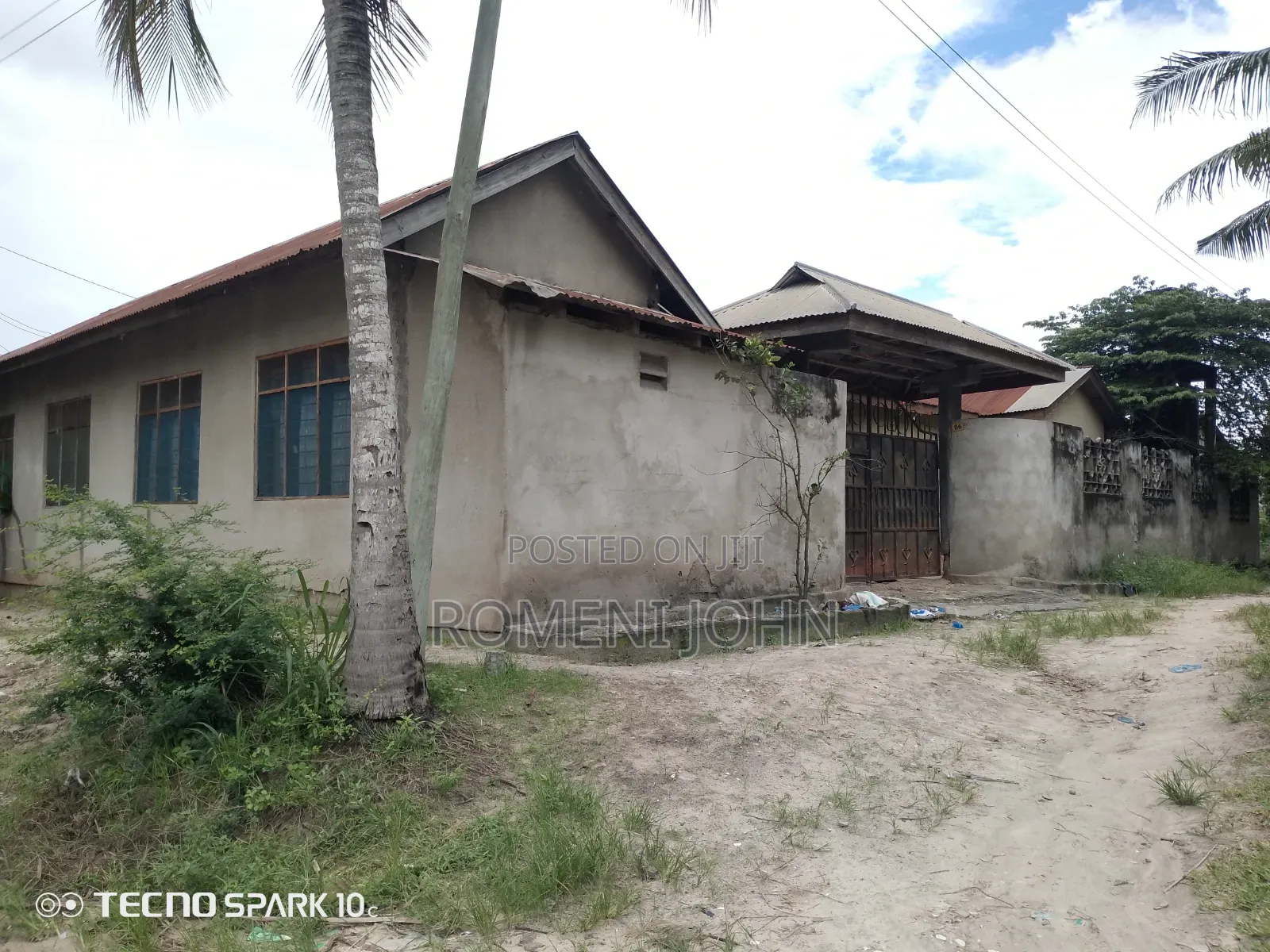 15bdrm Apartment in Tanzania Daresalaam, Ukonga for sale in Ukonga