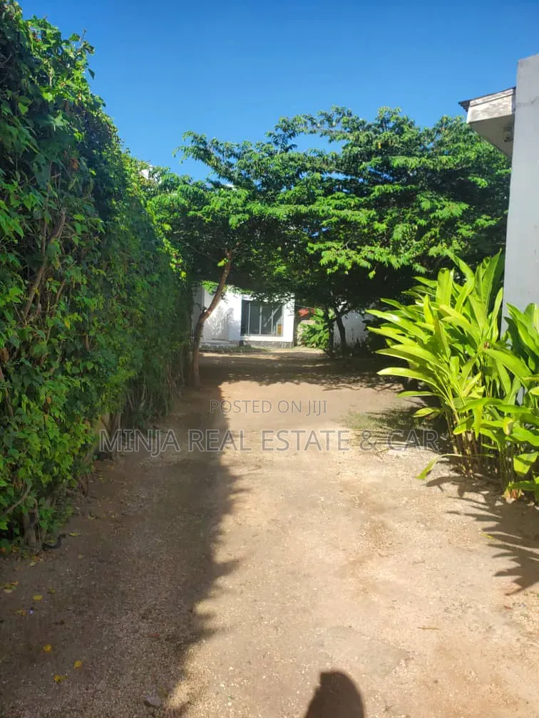 Plot for Sale Oysterbay in Oyster Bay