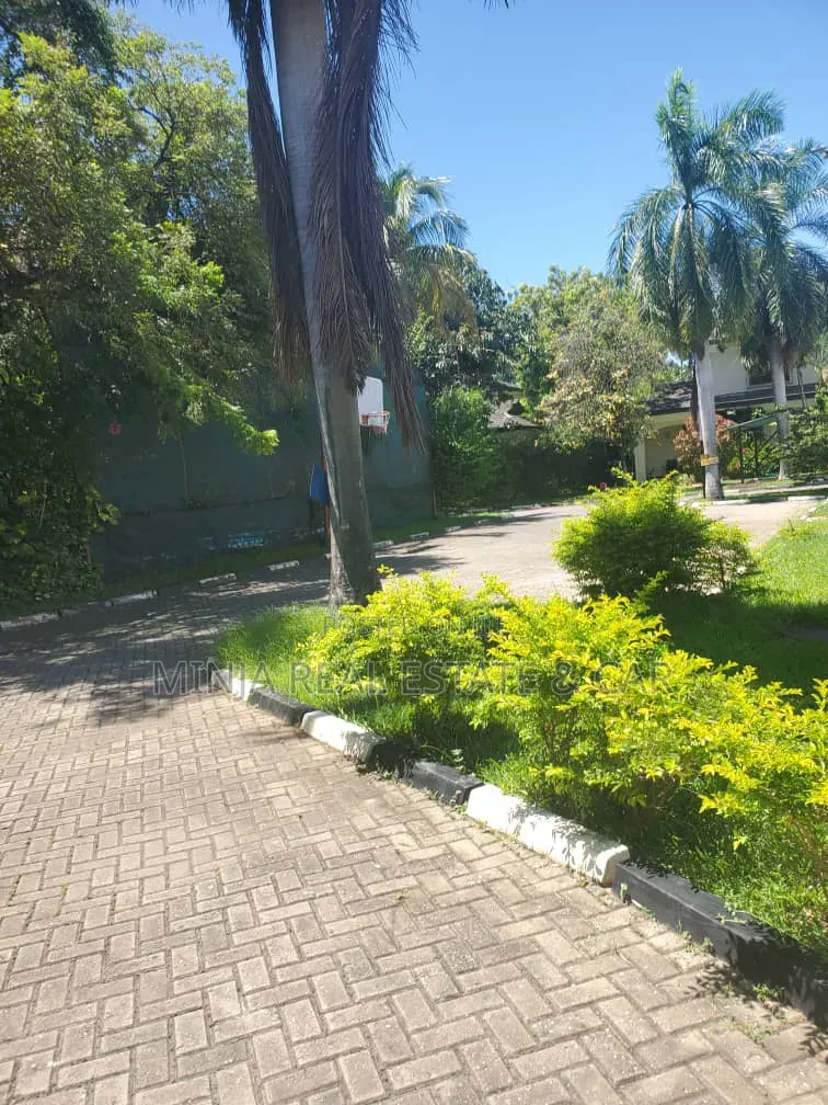 Plot for Sale Oysterbay in Oyster Bay