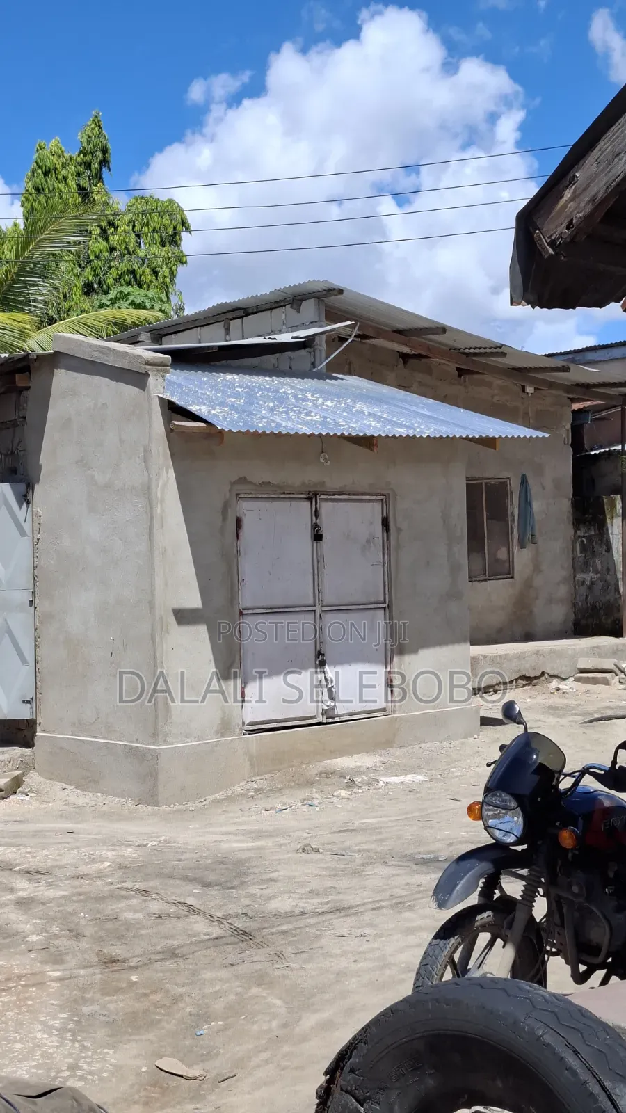 4bdrm Bungalow in Kinondoni Hananasif for sale in Kinondoni