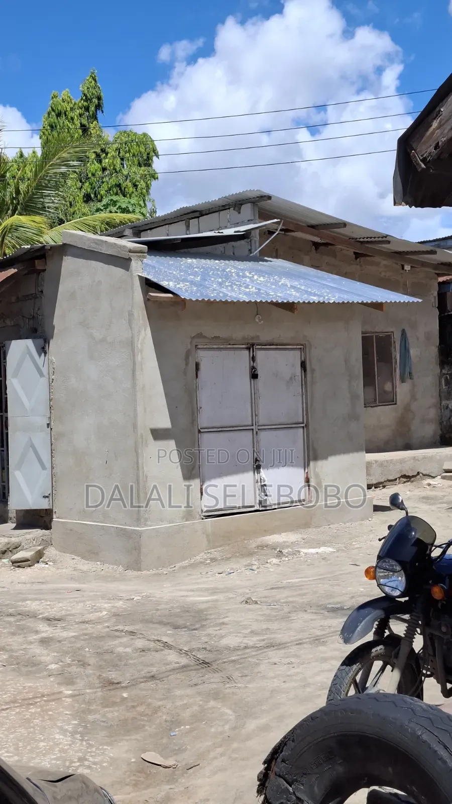 4bdrm Bungalow in Kinondoni Hananasif for sale in Kinondoni