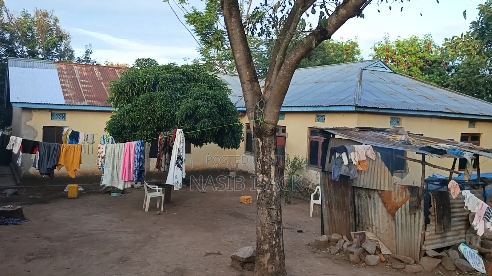 Furnished 9bdrm House in Mkolani for sale in Mkolani