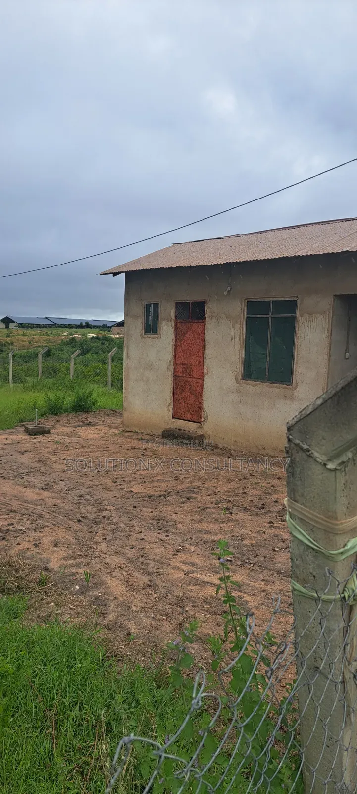 Shamba La Kuku (Poultry Farm) Linauzwa Mwavi in Mwavi