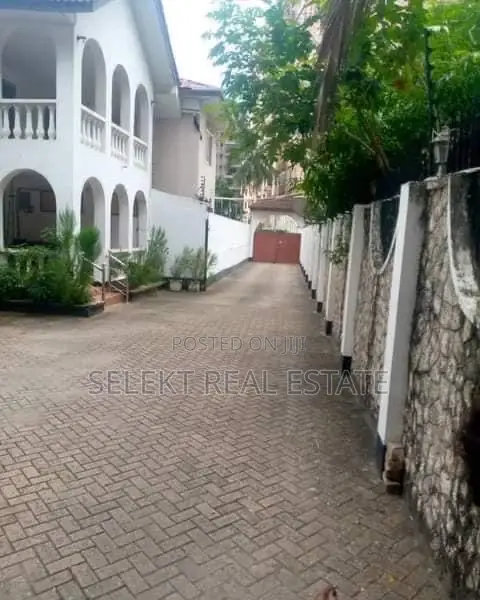 4bdrm House in Upanga East for sale in Upanga East