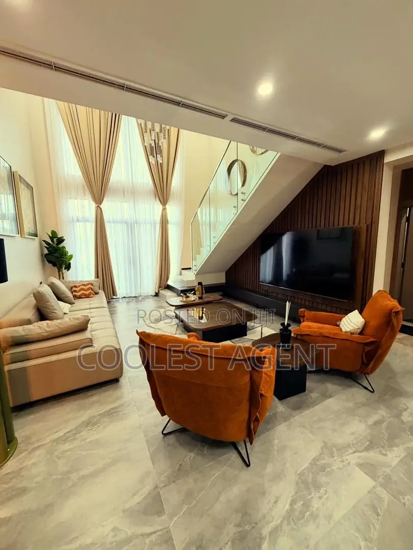 Furnished 3bdrm Duplex in Coolest Estate, Oyster Bay for rent in Oyster Bay